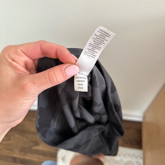 Athleta Salutation Cruise Camo Print Jogger Black/Gray XS - Picture 12 of 12